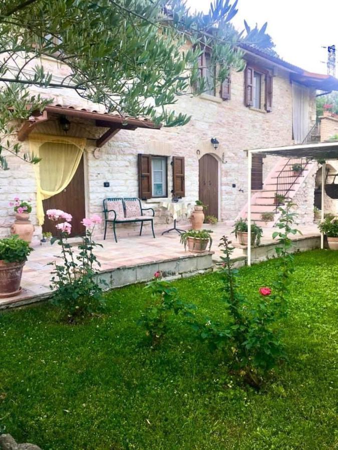 B&B Il Poggetto Serra SantʼAbbondio Exteriér fotografie