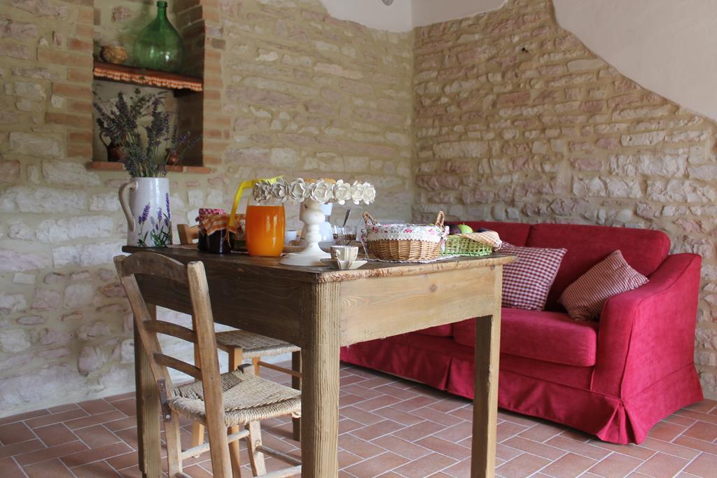 B&B Il Poggetto Serra SantʼAbbondio Exteriér fotografie